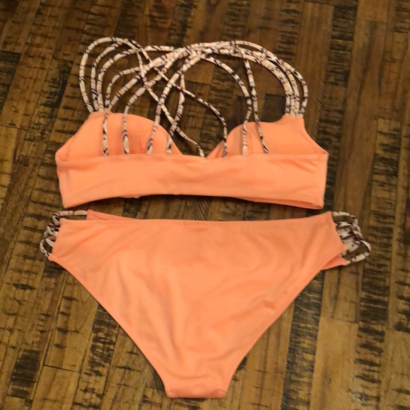 H&M cute swim suit - Picture 2 of 3